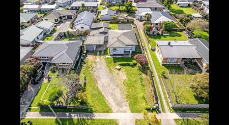 Charming 2BR Unit in Whakatane - Photo 3