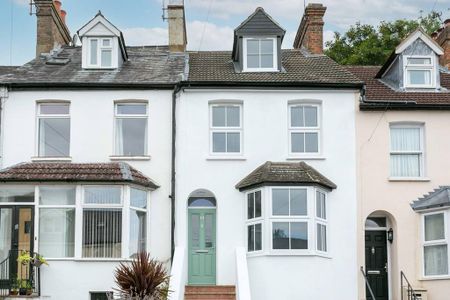 3 bedroom terraced house to rent - Photo 5