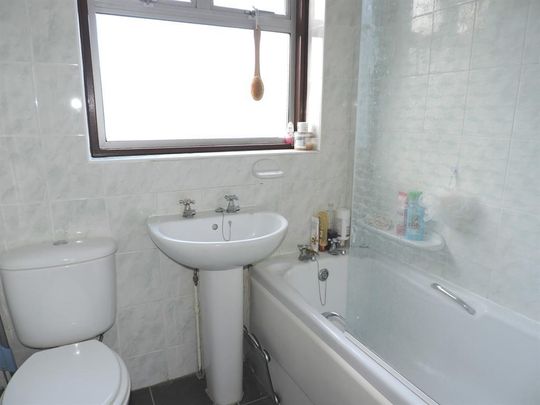 2 bedroom maisonette to rent - Photo 1