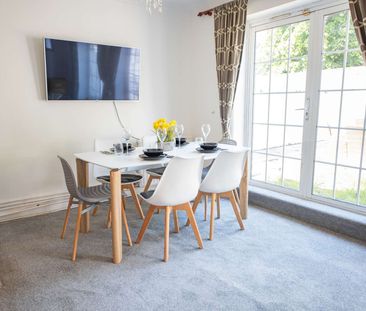 Castle Road Room 3 - Photo 1