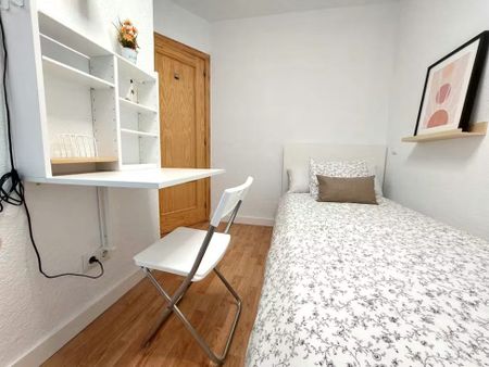 Calle de López de Hoyos, Madrid, Community of Madrid 28043 - Foto 3