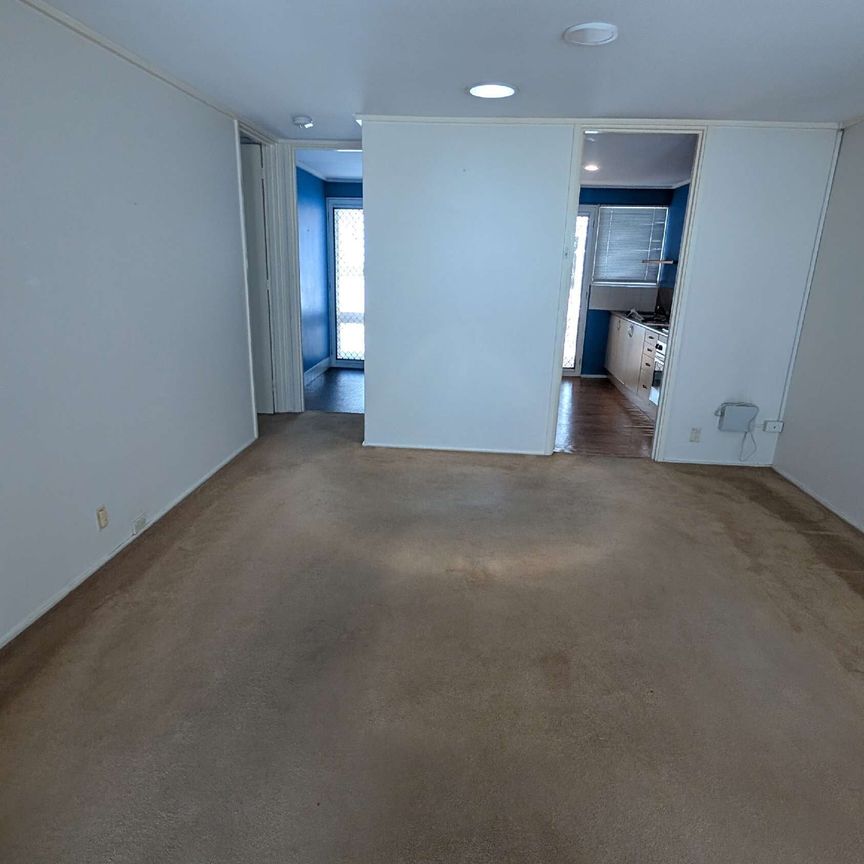 South Perth - Photo 1