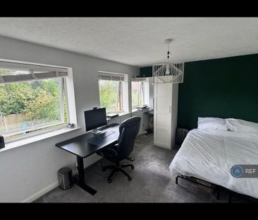 4 bedroom detached house to rent - Photo 4