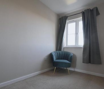 2 bedroom semi-detached house to rent - Photo 2