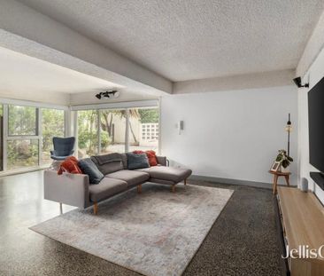 St Kilda East - Photo 1