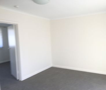 11/1 Kokaribb Road, Carnegie - Photo 4