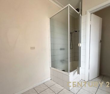 Neat Unit in Top Location - Photo 2