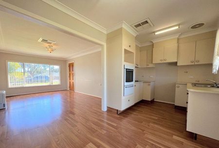 Comfortable and conveniently located - 3 bedroom home. - Photo 4