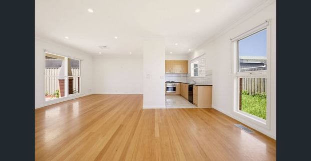 Stylish Living in the Heart of Hughesdale - Photo 1