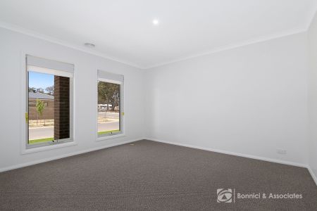 BRAND NEW FAMILY HOME IN HIGHLY SOUGHT-AFTER LENEVA - Photo 2
