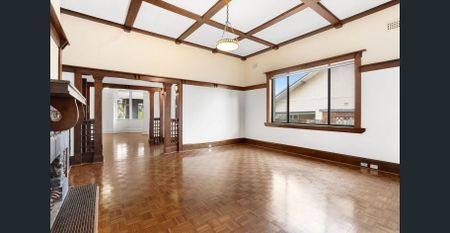 Classic Charm Meets Modern Living: 4-Bed Federation on Spacious Block - Photo 4