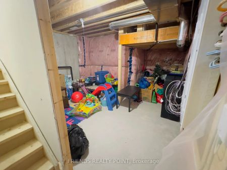 Condo Townhouse For Lease | E9233655 - Photo 5