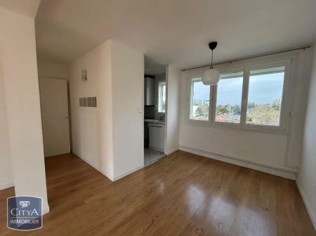 Appartement à louer 4 pièces 77.7m² - Photo 2