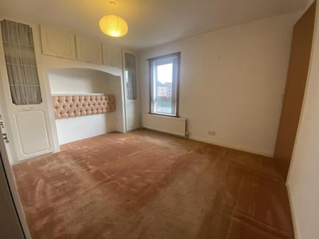 2 bedroom semi-detached house to rent - Photo 4