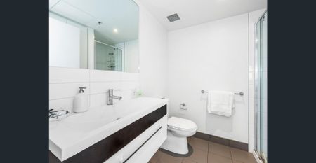 City Style With Sea Views - Photo 5