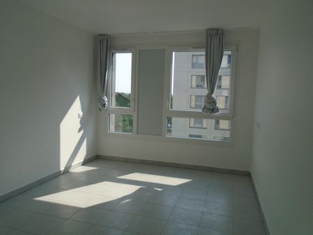 Location Appartement 1 pièce 20m² LYON 7ème - Photo 5