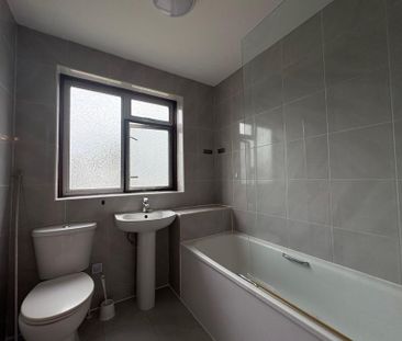 3 bedroom end of terrace house to rent - Photo 6