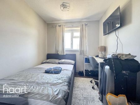 1 bedroom in a house share to rent - Photo 2