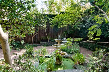 Leafy Private Sanctuary in the Heart of Toorak (6-month lease) - Photo 2