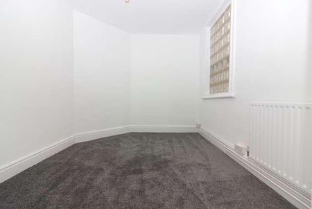 Monkston - Lovely Bedroom Home Close With Garden & Parking, MK10 - Photo 5