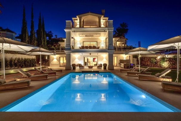 6 bedroom luxury Villa for rent in Nueva Andalucia, Spain - Photo 1