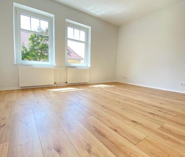 ***ERSTBEZUG NACH SANIERUNG – FAMILIEN AUFGEPASST*** Sehr helle 3-Z... - Photo 1