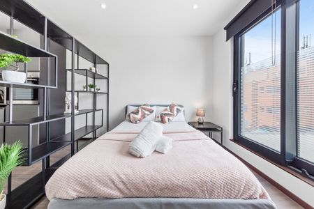 Studio Flat, Woodstock Road, NW11 - Photo 4