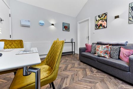 1 bedroom serviced apartment to rent - Photo 5