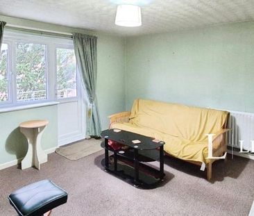 3 bedroom flat to rent - Photo 2