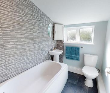 2 bedroom end of terrace house to rent - Photo 5