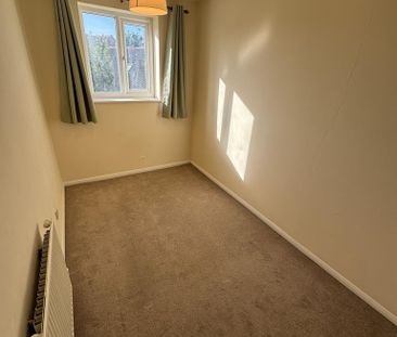2 bedroom end of terrace house to rent - Photo 4