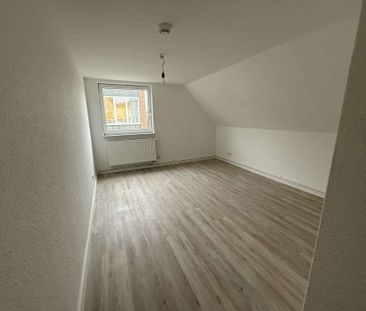 Erstbezug nach Modernisierung – gemütliche Dachgeschosswohnung - Foto 1