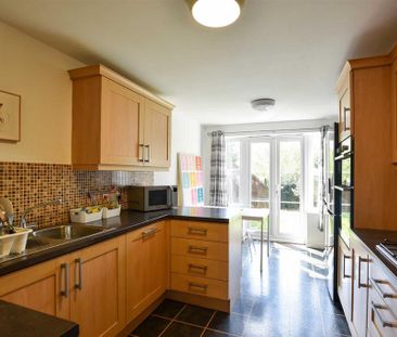 1 bedroom in a house share to rent - Photo 5