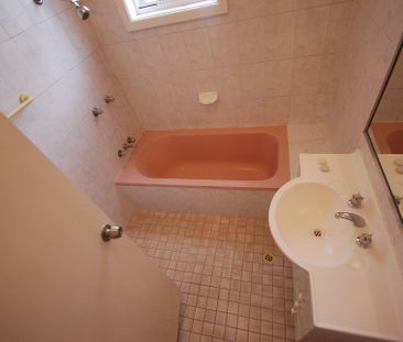 Firstfloor 2 Bedroom Unit in a Convenient Location&excl; - Photo 2