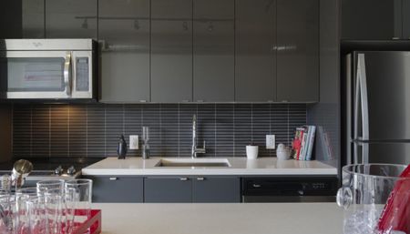 Southport Apartments - Photo 3