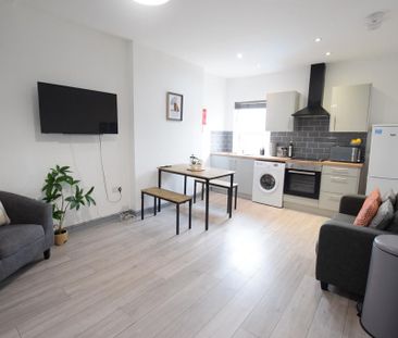 2 bedroom ground floor flat to rent - Photo 4