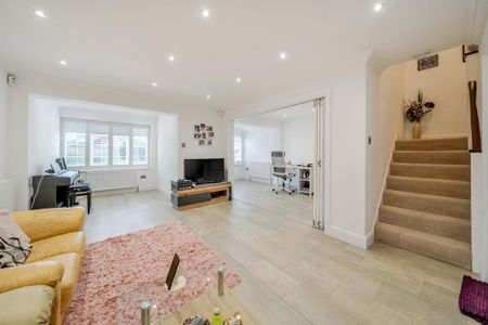 3 bedroom terraced house to rent - Photo 4