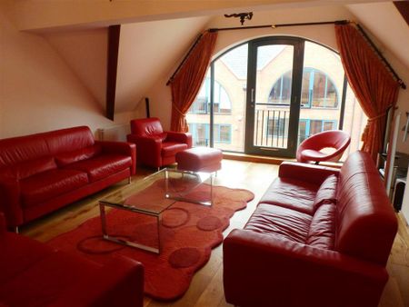 4 bedroom townhouse to rent - Photo 3