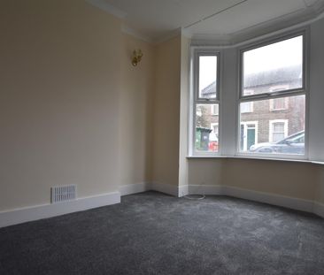 3 Bed House - Photo 2