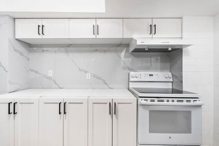 For Lease - 5 PARAGON Road, Toronto, Ontario - Photo 4