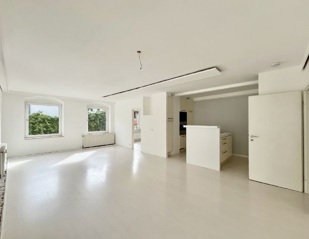 Helle Räume im Hinterhaus mit Einbauküche - Photo 1