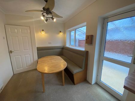 3 bedroom bungalow to rent - Photo 5