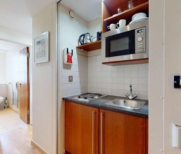 Studio to rent - Photo 5