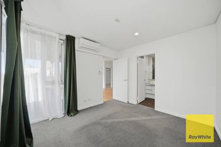 STUNNING CITY APARTMENT - Photo 3