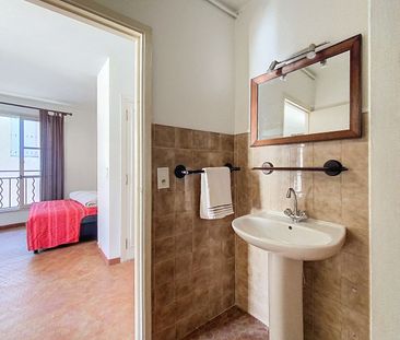 A LOUER AVIGNON INTRA MUROS (84000) : charmant studio en dernier ét... - Photo 1