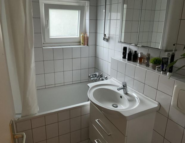Demnächst frei! 1,5-Zimmer-Wohnung in Düsseldorf Vennhausen - Photo 1