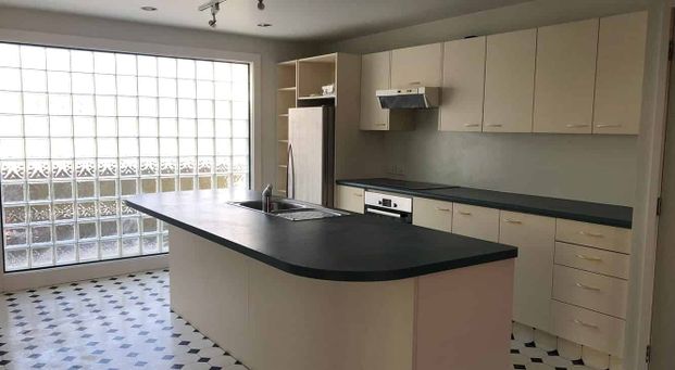 Character 3 Bedroom apartment - Photo 1