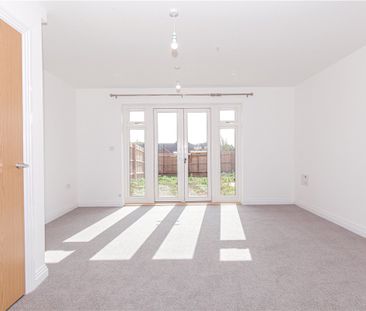 A recently built two-bedroom house featuring a private garden and d... - Photo 3