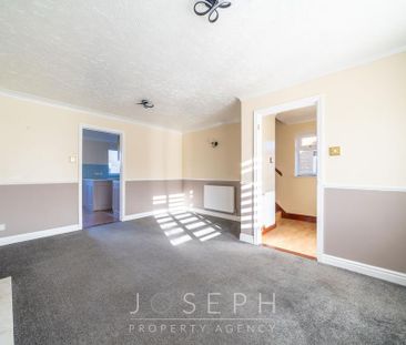 3 bedroom detached house to rent - Photo 2