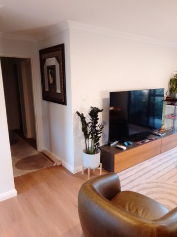 South Perth - Photo 2